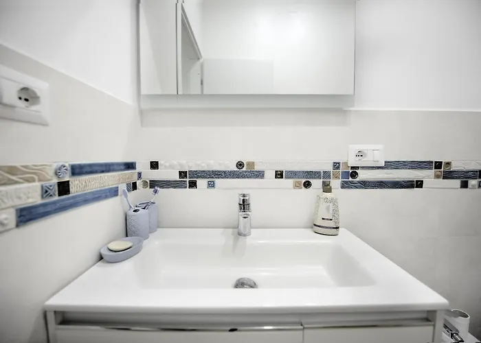 -filip & Maril - Cozy Near The Metro דירה רומא