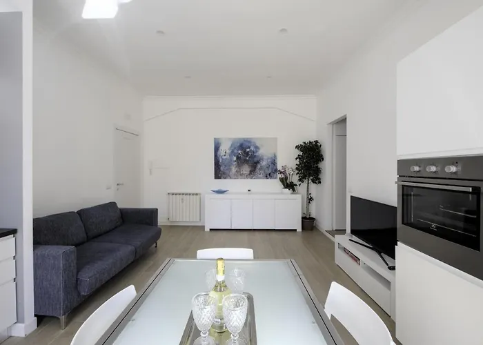 -filip & Maril - Cozy Near The Metro Apartament *